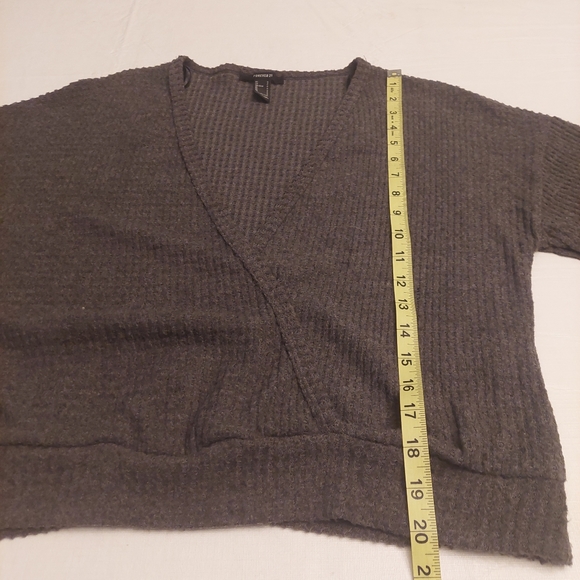 Forever 21 Grey Wrap Front Soft Waffle Knit Oversized Sweater Size Small - Picture 5 of 9